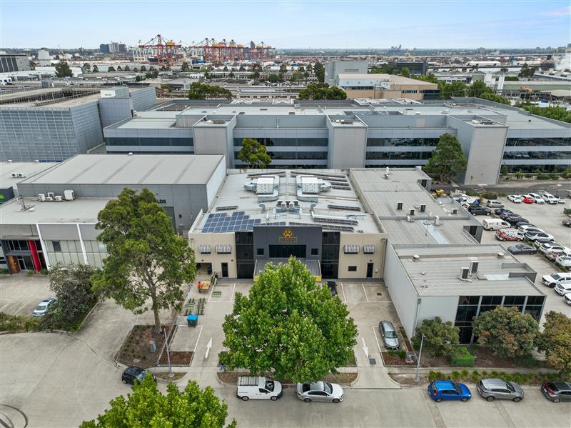 A Golden Opportunity: Melbourne Warehouse with National Tenant