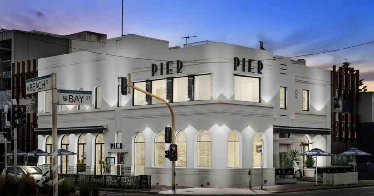 Port Melbourne's Pier Hotel for sale for first time in 23 years